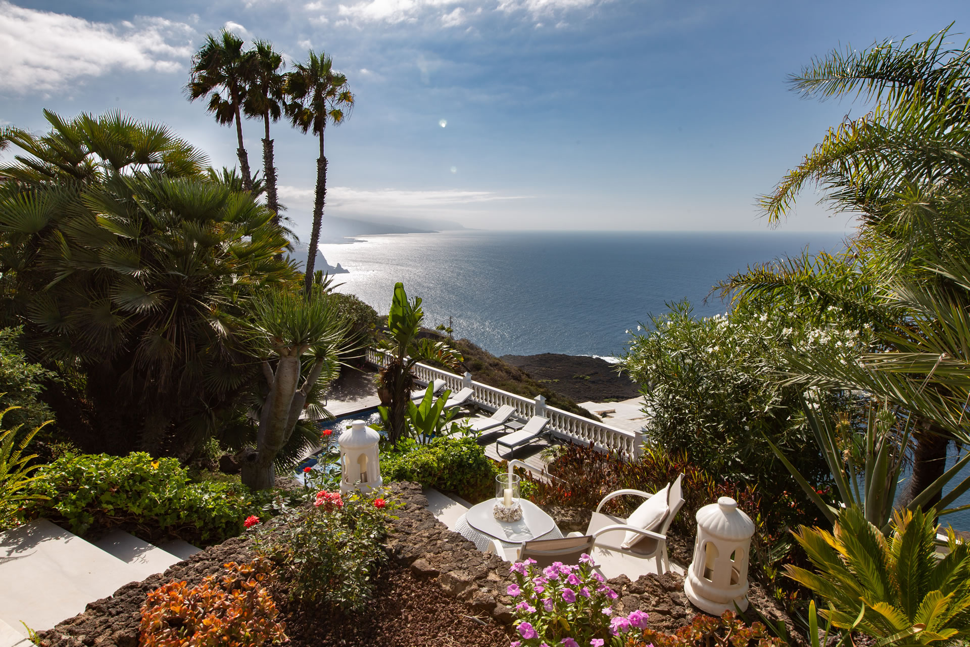 Casa Primavera at Jardin de la Paz: design suite with sea view